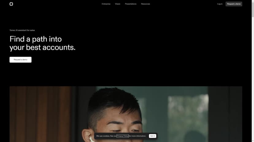 Tome - Tome：AI销售助手，自动化整合网络与内部数据，实现目标账户360°全景调研，优化客户管理和会议准备效率。
